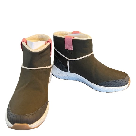 SALE!!!! New nib Dr. Scholls home winter boots olive sz 7m $100 - Picture 1 of 6